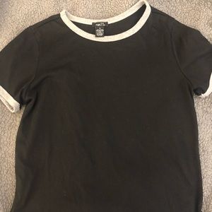 black short sleeve tee
